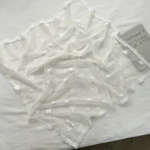 Witte kanten vierkante sjaal, Franse sprookjesstijl decoratieve hoofddoek en omslagdoek.