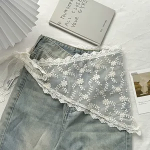 Koreaanse Stijl Gelaagde Witte Kant Driehoekige Sjaal Veelzijdige Borduren Doorschijnende Bandana Hoofddoek Bloemen Vetersjaal Voor Vrouwen