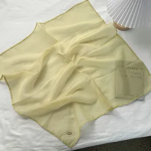 Lente zomer lichtgeel vierkante sjaal dun ademend halsdoek hoofddoekje 67x67cm