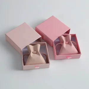 Rosa Schubladen-Geschenkboxen mit Mikrofaser-Samt-Kordelzug Schmuckbeuteln für Halsketten.