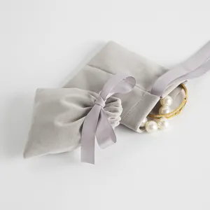 Grauer Samt Schmuckbeutel Geschenktasche Aufbewahrungstasche mit edler Schleife.