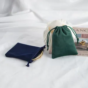 Samt Schmuckbeutel Set mit Kordelzug Design, ideal für kleine Accessoires Aufbewahrung.