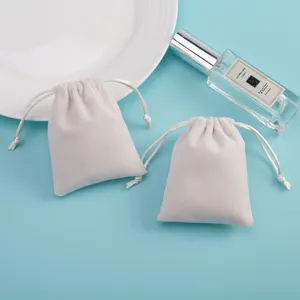 Beige Samt Kordelzug Schmucktasche Set, weiche Geschenkverpackung für Ohrringe und Kleinigkeiten.