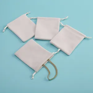 Weisse Samt Kordelzug Schmuckbeutel Detail, weiche Stoff Geschenk Aufbewahrungstasche 4er