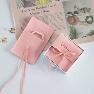Set di sacchetti e scatole per gioielli in velluto, borsa portaoggetti rosa per anelli e collane.