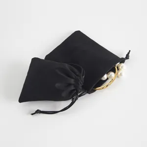 Schwarze Samt Kordelzug Schmuckbeutel Set, weiche Geschenktaschen für kleine Accessoires.