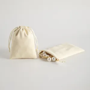 Beige Samt Kordelzug Schmuckbeutel Set, ideal für Geschenkverpackung und Aufbewahrung.