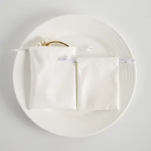 Weißes Samt Schmuckbeutel Set, kleine und große Kordelzug Geschenk Aufbewahrungstaschen.