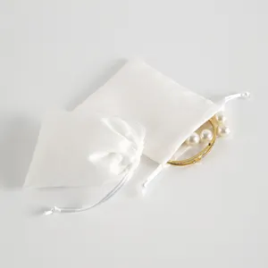 Weißer Samt Kordelzug Beutel Schmuck Aufbewahrungstasche Geschenkverpackung Staubschutz Detailansicht
