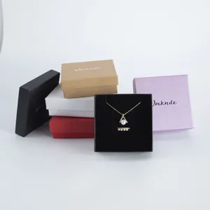 Mehrfarbige Schmuckschatullen aus Papier, elegante Verpackung für Ringe, Ketten und Ohrringe.