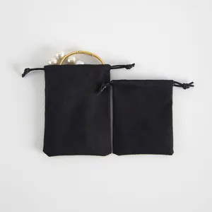 Schwarzer Samt Kordelzug Beutel fuer Schmuck Aufbewahrung, weiche Geschenktaschen in zwei Groessen.