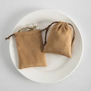Brauner Wildleder Kordelzug Schmuckbeutel, weiche Samt Aufbewahrungstasche für Geschenke.