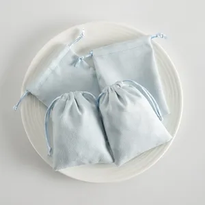 Hellblaue Samt Kordelzug Beutel fuer Schmuck, weiche Geschenke Verpackung und Aufbewahrung.