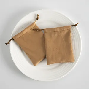 Wildleder Kordelzug Schmucktasche, weicher Flanell Beutel fuer kleine Geschenke und Accessoires.