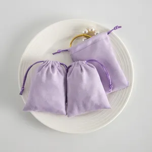 Lavendel Samt Schmuckbeutel mit Kordelzug, weiche kleine Geschenktüten für Accessoires.