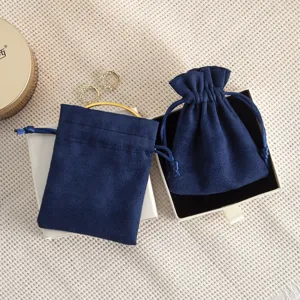 Dunkelblaue Samt Schmucktasche Kordelzug Geschenkbeutel fuer Ringe Ohrhaenge Ketten Aufbewahrung
