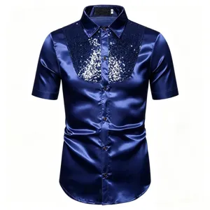 Chemise homme bleu roi manches courtes avec panneaux de sequins brillants et fermeture.