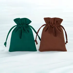 Weiche Samt Kordelzug Schmuckaufbewahrungstaschen in Gruen und Braun, ideal fuer Geschenke.