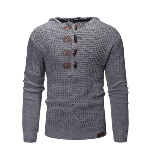 Grauer Herren Kapuzen Pullover mit Langarm und stilvollem Knopfleisten Design für Freizeitmode.