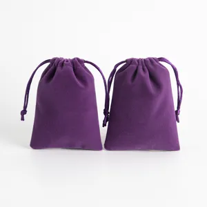 Violets Samt Kordelzug Taschen fur Schmuck, kleine Geschenke und Aufbewahrung Detail.