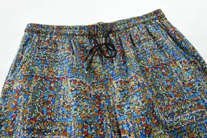 Pantaloni lunghi casual da uomo con stampa floreale vintage e pratico cordoncino elastico.
