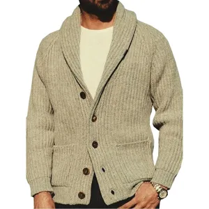 Klassischer einfarbiger Herren Strickjacke Cardigan mit Schalkragen und Knöpfen für Herren.