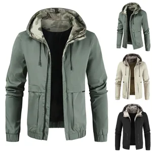 Men detail view hooded jacket with camo lining, zipper closure and practical big front pockets.