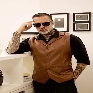 Gilet slim in pelle PU marrone da uomo panciotto casual monopetto moda autunno inverno