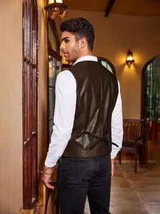 Gilet in pelle marrone da uomo vista dettagliata con design casual elegante e qualita.