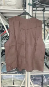 Gilet rétro en daim pour homme, veste de costume élégante, style affaires vintage.