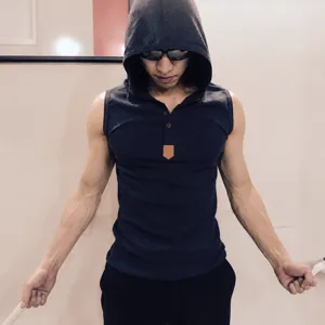 Debardeur fitness sans manches capuche soie de glace homme coupe slim sport ete