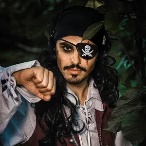 Costume de pirate médiéval de la Renaissance pour Halloween avec foulard en lin détail