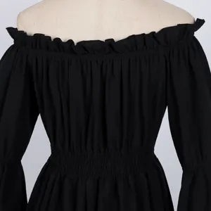 Nahaufnahme des schwarzen schulterfreien Mittelalter-Vintage-Kleids mit Rüschenkragen.
