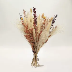Ramo de flores secas naturales con hierba de la pampa y eucalipto para decoracion hogar