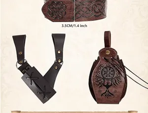 Detailansicht des mittelalterlichen Renaissanceledergürtels und der Gürteltasche.