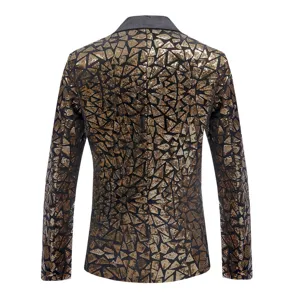 Detalle trasero chaqueta blazer de hombre con lentejuelas doradas patrón geométrico