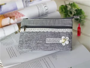 Γυναικεία λινή τσάντα clutch με διπλό φερμουάρ και μοτίβο pied de poule για καλλυντικά