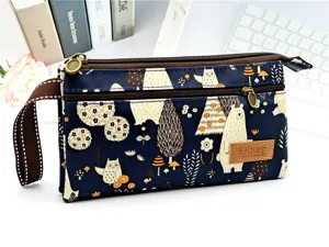 Pochette multicouche en toile avec motif d'ours de dessin animé et dragonne, sac de jour.