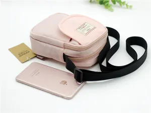 Borsa a tracolla in nylon rosa da donna, mini borsetta casual per cellulare con cinghia.