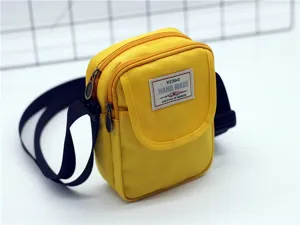 Borsa a tracolla in nylon giallo, borsa a spalla casual alla moda per cellulare donna.