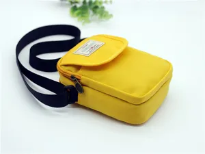 Borsa a tracolla in nylon giallo da donna, piccola borsa porta cellulare casual.