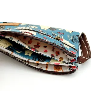 Meerdere lagen dames clutch tas met schattige cartoon beer print en handige polsband inbegrepen.