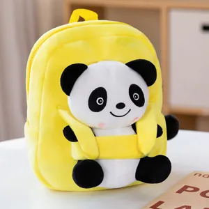 Dettaglio zaino panda in peluche giallo carino, borsa scolastica giocattolo animale per bambini.
