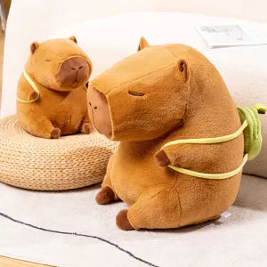 Mignonne peluche Capybara avec petit sac à dos, poupée en tissu douce pour cadeau d'enfant mignon.