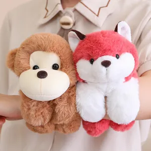 Leuke pluche slap armbanden met zachte aap en vos ontwerpen als leuk kinderspeelgoed.