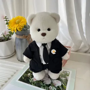 Süßer 30cm Plüschteddybär im eleganten schwarzen Anzug mit weißem Hemd und Krawatte Detailbild.