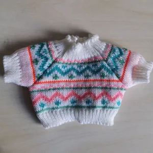 Cute knitted doll sweater with colorful fair isle geometric pattern short sleeve toy clothes