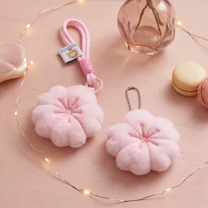 Kawaii Rosa Flor de Cerezo Peluche Juguete Colgante Lindo Relleno Flor Muñeca Suave Bolso Encanto Llavero Para Mujeres Niñas Regalo