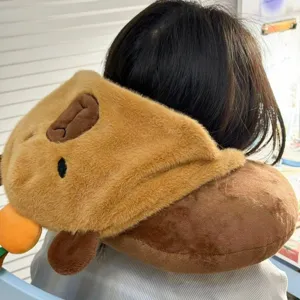 Almohada de cuello de peluche suave con capucha capibara, cojín de viaje cómodo y cálido.