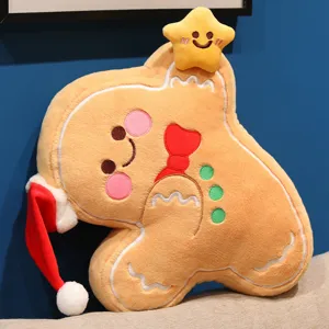 Simpatico cuscino di peluche omino di pan di zenzero con cappello di Natale e stella
